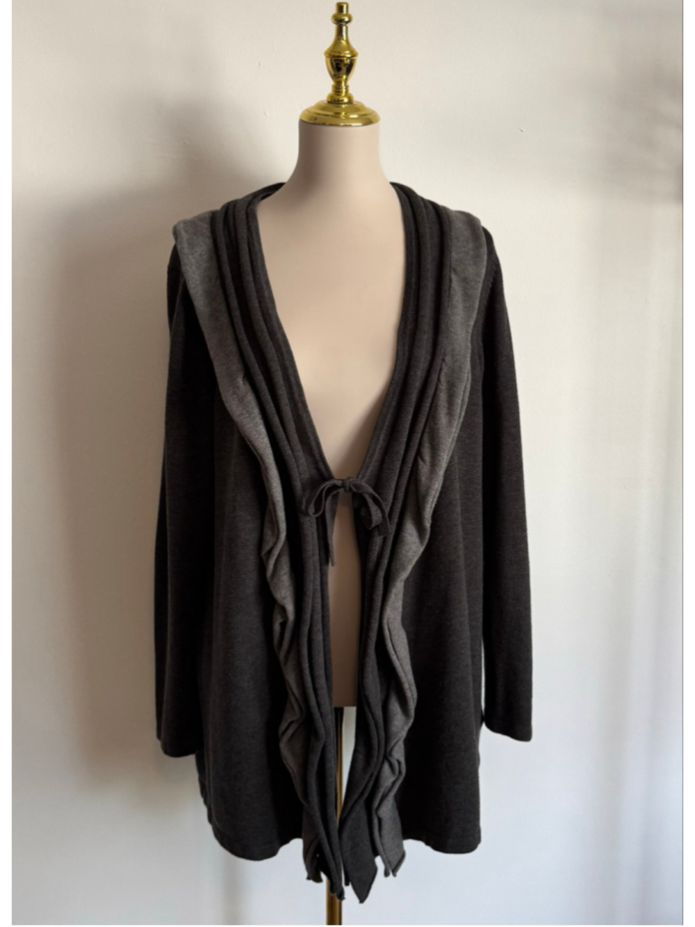 Women's Daisy Fuentes Cardigan Sweater XL Dark Gray Ruffled Front